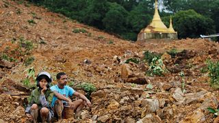 Un deslave mortal sepulta a decenas de personas en una aldea de Myanmar