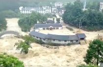 Al menos 28 muertos por el paso del tifón Lekima en el este de China