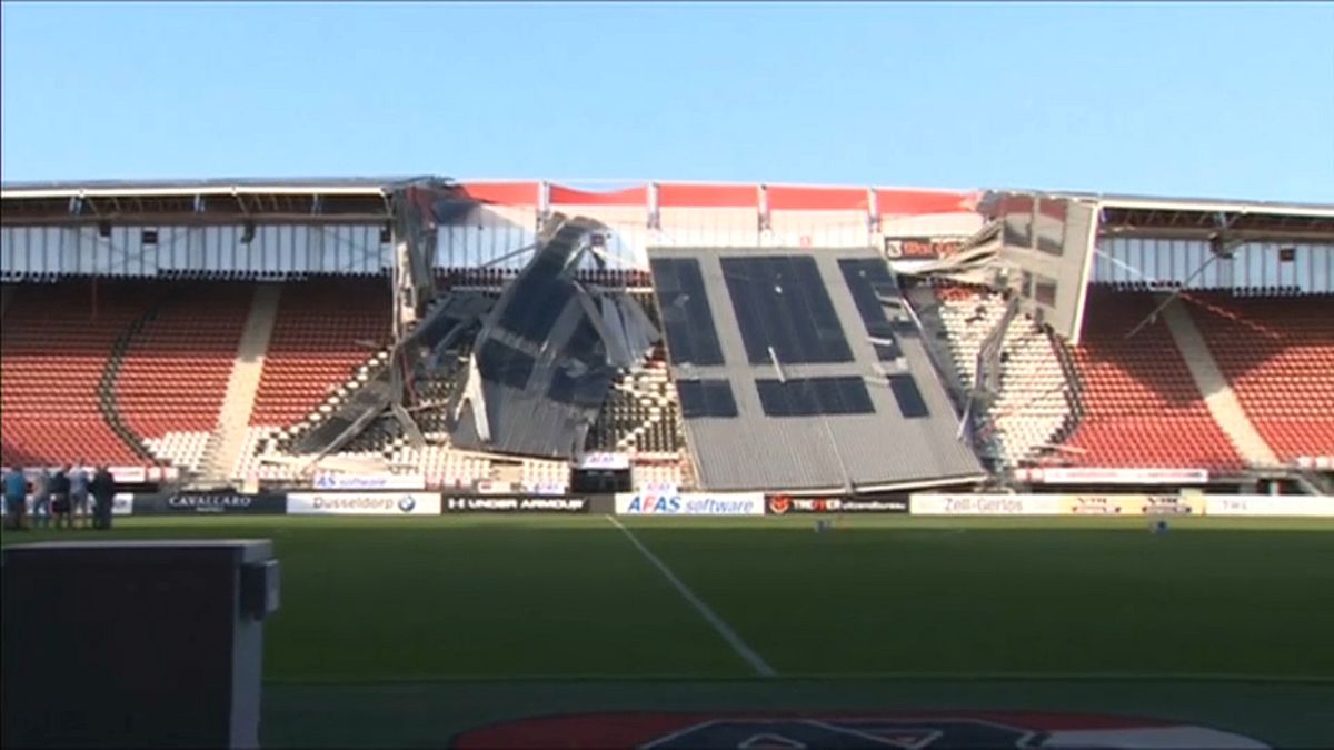 شاهد: رياح إعصار هولندا تطيح بسقف ملعب نادي إى زى ألكمار   