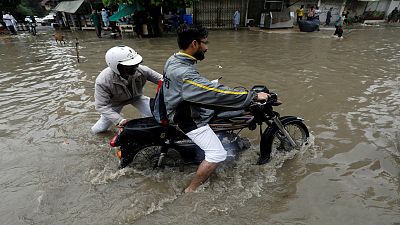 الامطار الموسمية في باكستان تسبب فيضانات عارمة
