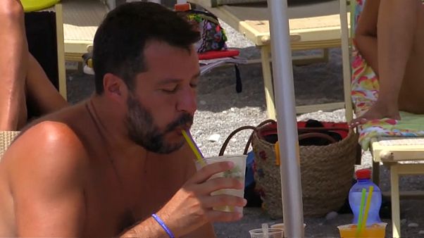 Salvini: dal caos alle elezioni per aggiudicarsi l'Italia Salvini: dal caos alle elezioni per aggiudicarsi l'Italia