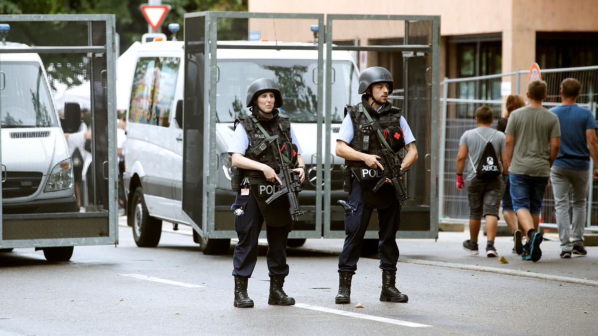 Rucksack mit Bombenattrappen: Deutscher in der Schweiz festgenommen
