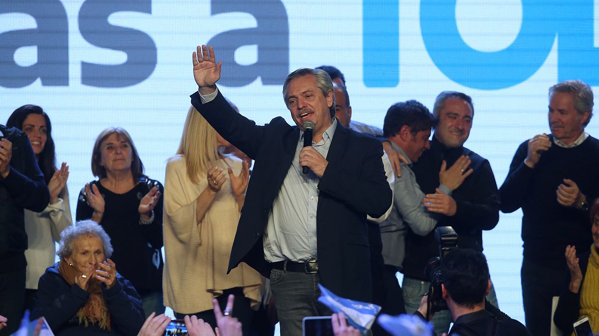 Alberto Fernández, o "Kirchnerista", vence eleições primárias na Argentina