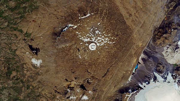 Islandia coloca una placa en memoria de su primer glaciar desaparecido a causa del cambio climático Islandia coloca una placa en memoria de su primer glaciar desaparecido a causa del cambio climático