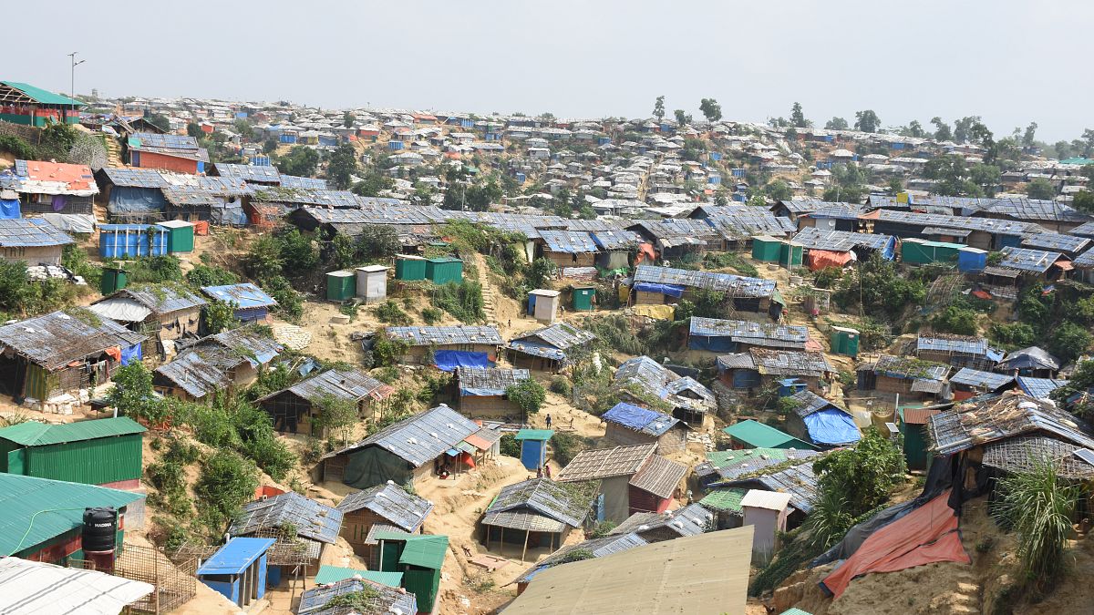 İngiltere'de alışveriş merkezinde Myanmar mültecileri sergisi: Amaç farkındalığı artırmak