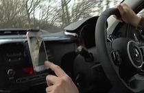 Guerra contra el 'manos libres' en el automóvil en el Reino Unido
