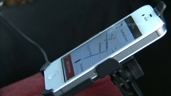 Πρόταση για απαγόρευση handsfree στους οδηγούς Πρόταση για απαγόρευση handsfree στους οδηγούς