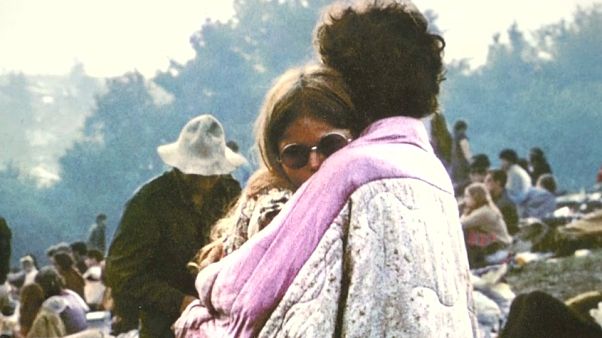 Woodstock: 50 anni dopo, la coppia simbolo del festival è ancora insieme Woodstock: 50 anni dopo, la coppia simbolo del festival è ancora insieme