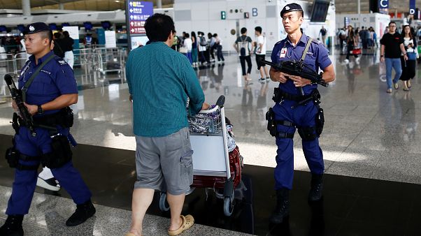 Hong Kong reanuda sus vuelos tras las protestas Hong Kong reanuda sus vuelos tras las protestas