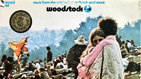 Bobbi és Nick a fesztivál hűvös reggelén, 1969. augusztusában Bobbi és Nick a fesztivál hűvös reggelén, 1969. augusztusában