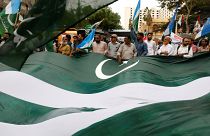 باكستان تحتفل بيوم الاستقلال وخان يزور كشمير في أوج التوتر مع الهند