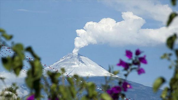 Meksika: Popocatepetl Yanardağı'nın patlama anı görüntülendi Meksika: Popocatepetl Yanardağı'nın patlama anı görüntülendi