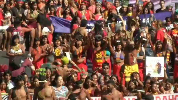 Manifestaciones contra Bolsonaro por deforestaciones masivas y recortes al sistema público Manifestaciones contra Bolsonaro por deforestaciones masivas y recortes al sistema público