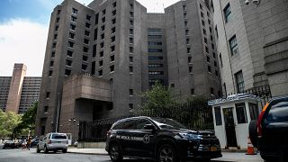 Verdacht: Wärter von Epstein schliefen während Selbstmord