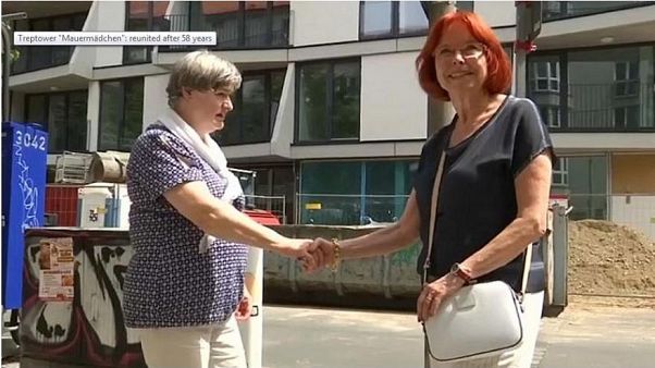Berlino, riunite dopo 58 anni le "ragazze del muro" Berlino, riunite dopo 58 anni le "ragazze del muro"
