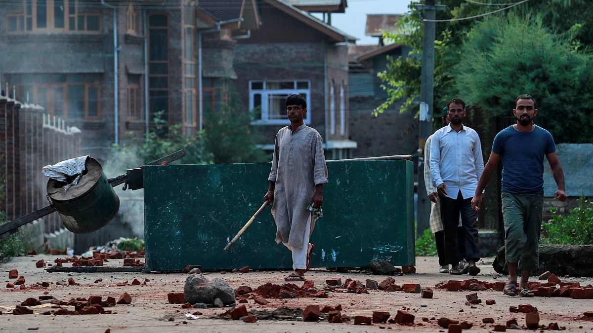 Cachemire : le couvre-feu bientôt assoupli, le Pakistan prêt à prendre les armes