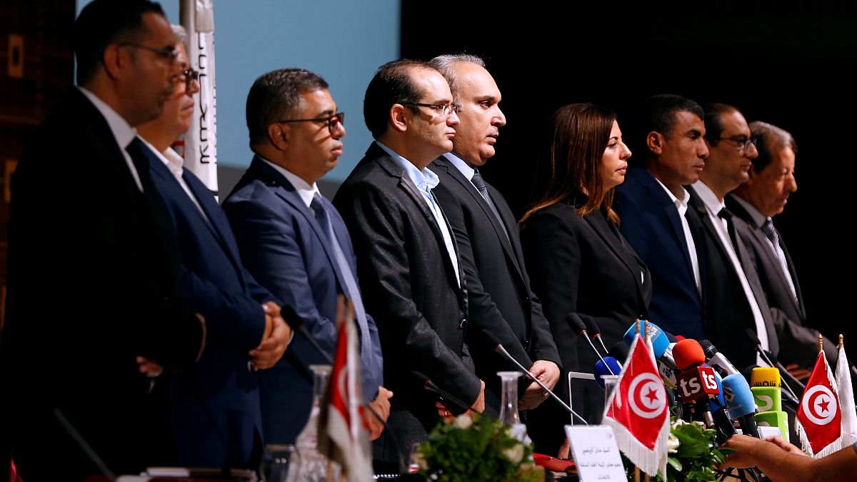 أعضاء لجنة الانتخابات المستقلة قبل مؤتمر صحفي في تونس (أرشيف) 
