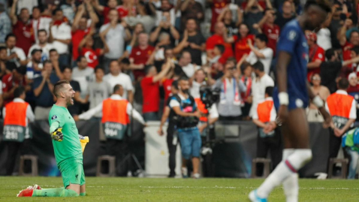 El español Adrián da al Liverpool el título de la Supercopa de Europa