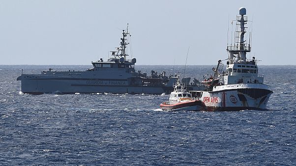 Open Arms : six pays européens sont prêts à accueillir une partie des 147 migrants Open Arms : six pays européens sont prêts à accueillir une partie des 147 migrants