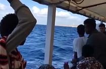 Kikötésre vár Lampedusánál az Open Arms mentőhajó