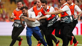 Süper Kupa maçında sahaya giren ünlü YouTuber ve arkadaşları gözaltında