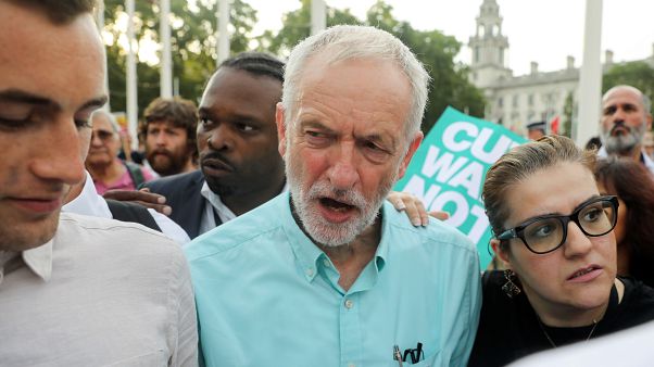 Jeremy Cprbyn ad una manifestazione a Londra, il 25 luglio 2019. Jeremy Cprbyn ad una manifestazione a Londra, il 25 luglio 2019.