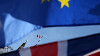 Oposição quer evitar 'Brexit' sem acordo