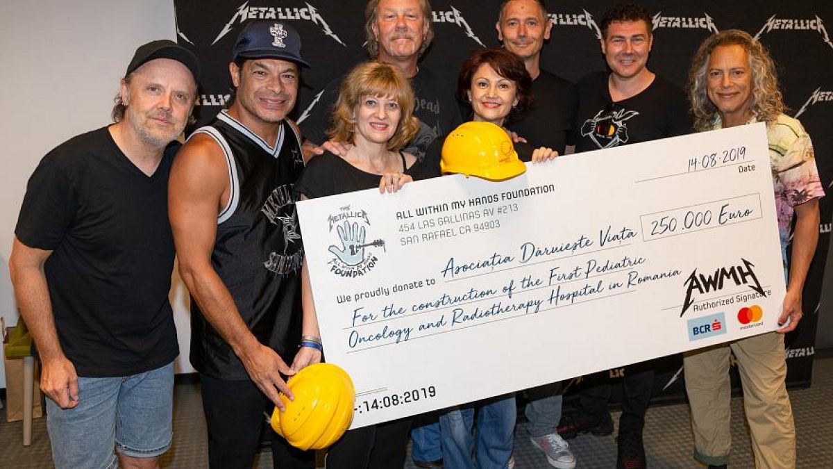 Heavy-Metal-Band Metallica spendet an Kinderkrebsklinik in Rumänien