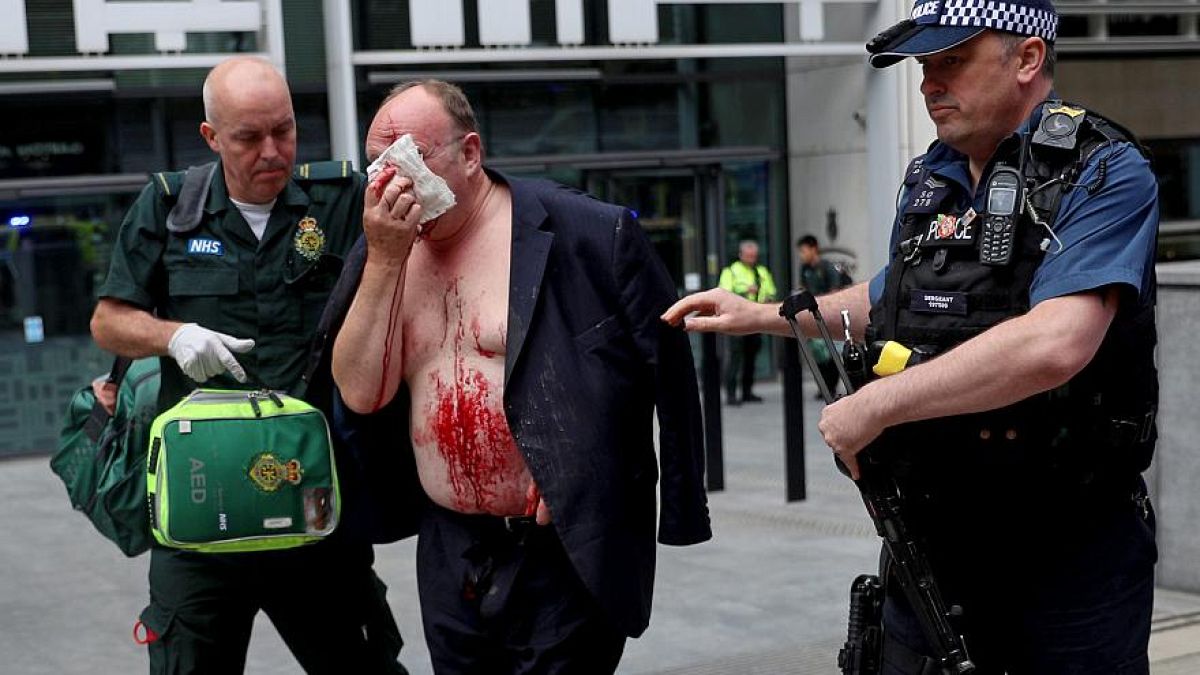 Homem esfaqueado em frente do Ministério do Interior em Londres