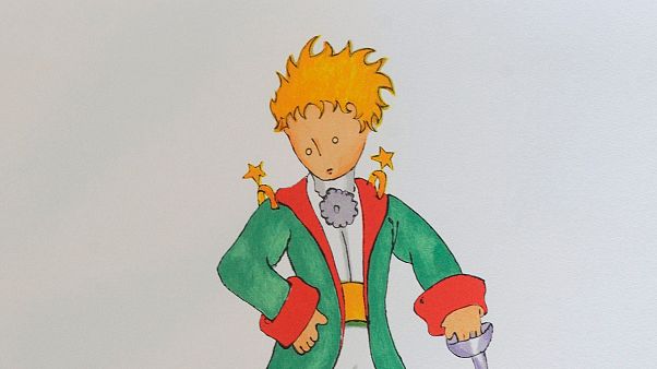 Antoine de Saint-Exupéry A kis herceg című regényének címlapjához készített akvarell illusztrációjának litográfiája a szegedi Móra Ferenc Múzeumban 2015. május 7-én. Antoine de Saint-Exupéry A kis herceg című regényének címlapjához készített akvarell illusztrációjának litográfiája a szegedi Móra Ferenc Múzeumban 2015. május 7-én.