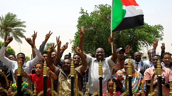 جانب من مسيرة احتجاجية في السودان جانب من مسيرة احتجاجية في السودان