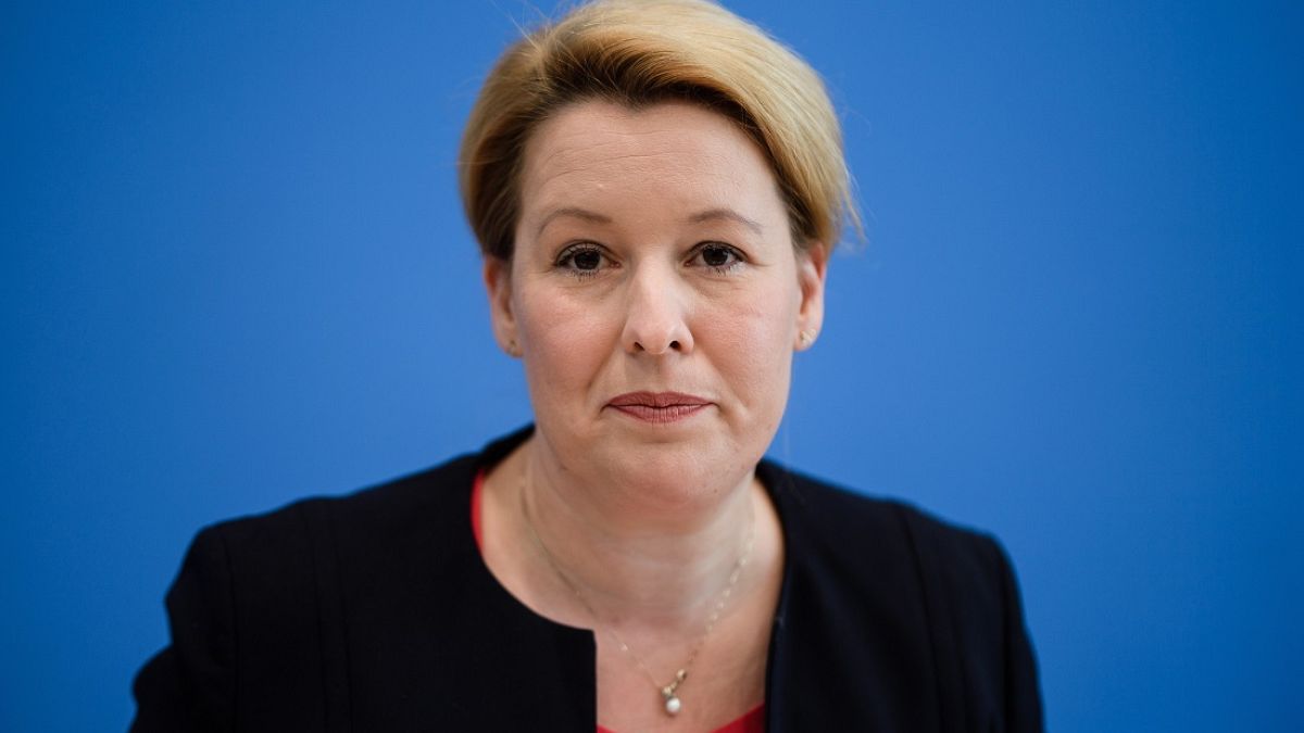 Γερμανία: Παραίτηση υπουργού για ένα διδακτορικό 