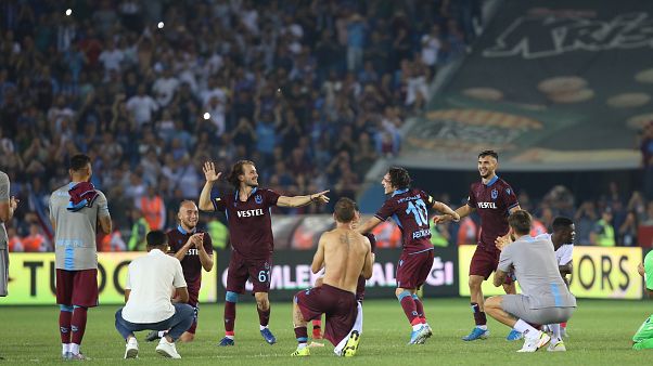 UEFA Avrupa Ligi: Sparta Prag'ı 2-1 yenen Trabzonspor tur atladı; Yeni Malatyaspor elendi UEFA Avrupa Ligi: Sparta Prag'ı 2-1 yenen Trabzonspor tur atladı; Yeni Malatyaspor elendi