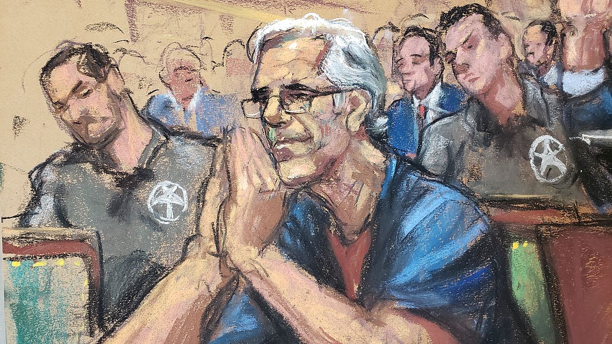 Cinsel istismar suçuyla yargılanırken intihar eden milyarder Epstein'a 100 milyon dolarlık dava