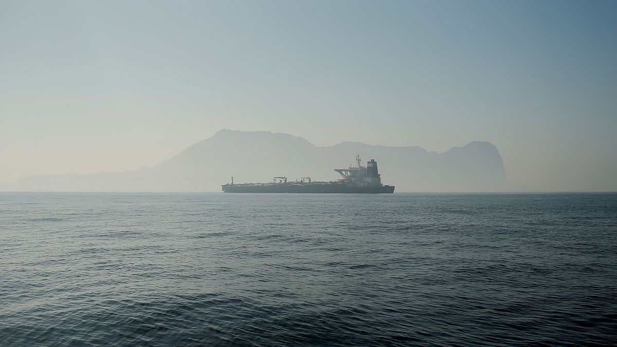 Nem mozdul Gibraltárról az iráni tankhajó