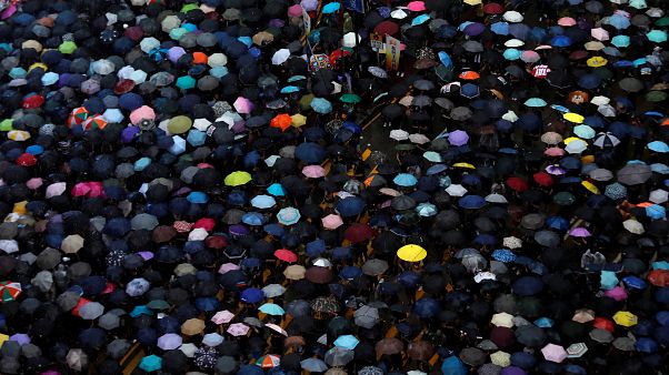 Masiva manifestación pacífica en Hong Kong pese a las advertencias de China Masiva manifestación pacífica en Hong Kong pese a las advertencias de China