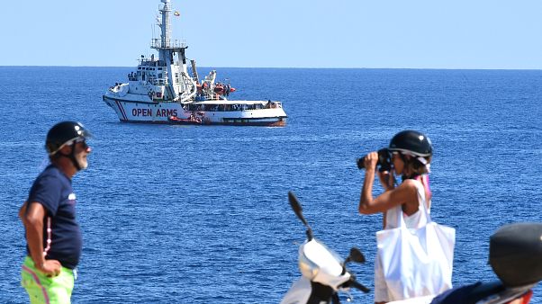 El Open Arms espera frente a la costa de Lampedusa El Open Arms espera frente a la costa de Lampedusa