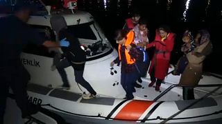 Η Τουρκία συνέλαβε 330 μετανάστες που επιχειρούσαν να φτάσουν στη Λέσβο
