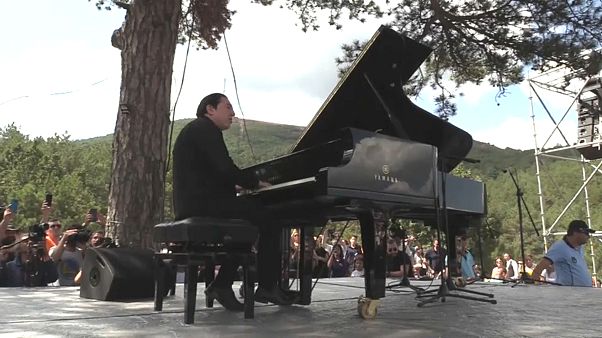 Video | Piyanist Fazıl Say'dan Kaz Dağları'nda 'Su ve Vicdan Nöbeti' eylemcilerine destek konseri Video | Piyanist Fazıl Say'dan Kaz Dağları'nda 'Su ve Vicdan Nöbeti' eylemcilerine destek konseri
