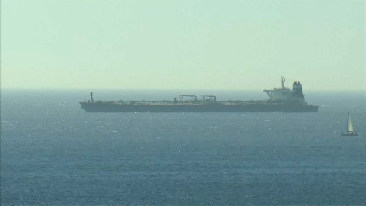 Navio iraniano "Grace 1" pronto para seguir viagem