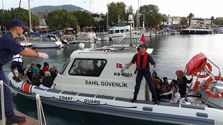 Çanakkale'den Yunan adasına kaçak yolla geçmeye çalışan 330 göçmen yakalandı