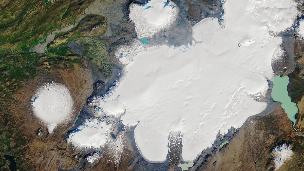 Islande : les funérailles d'un glacier victime du réchauffement climatique