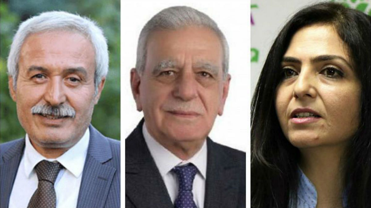 ترکیه شهرداران سه شهر کردنشین را به اتهام ارتباط با حزب کارگران کردستان برکنار کرد