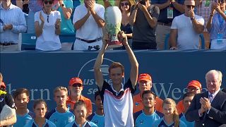 Медведев выиграл турнир в Цинциннати
