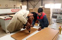 Ağrı'da mobilya imalatlarıyla geçen yıl 2,3 milyon lira ciro sağlayan meslek lisesi öğrencileri yaz tatilinde de üretimlerine devam ediyor.