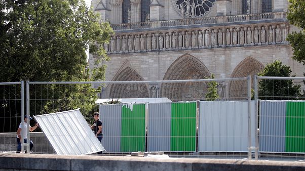 Νοτρ Νταμ: Ξεκίνησαν πάλι τα έργα αποκατάστασης Νοτρ Νταμ: Ξεκίνησαν πάλι τα έργα αποκατάστασης