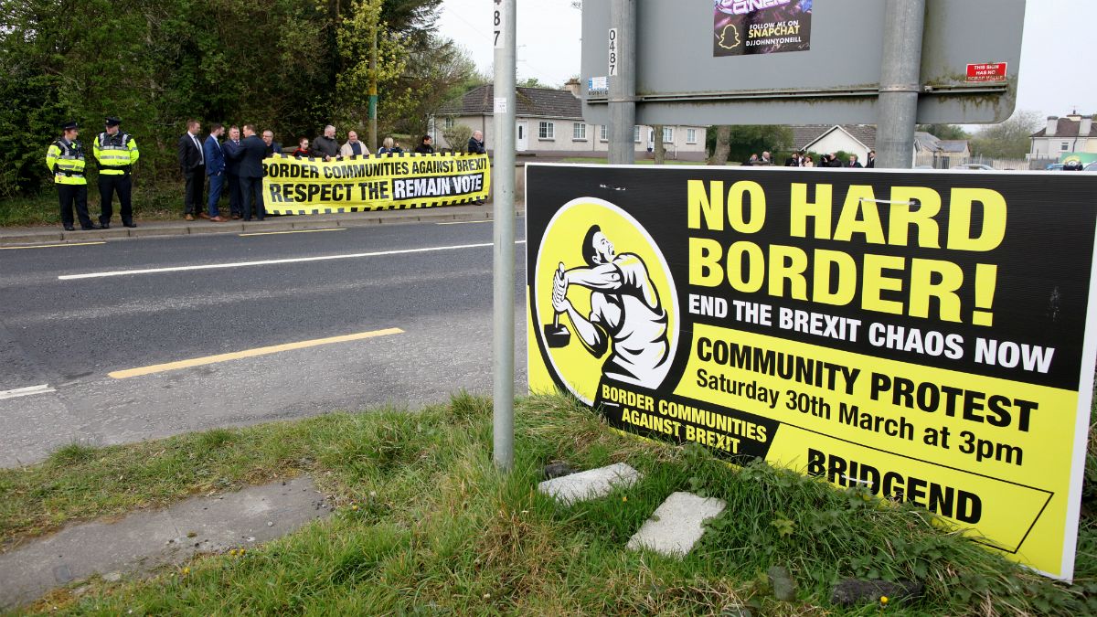 اعتراض به محدودیت های مرزی بین دو ایرلند