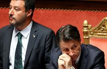 İstifa eden İtalya Başbakanı Conte (sağda) ile İçişleri Bakanı Salvini