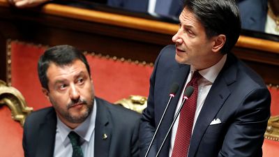 El primer ministro de Italia Giuseppe Conte presenta su dimisión