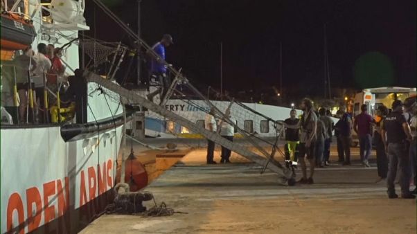 Open Arms desembarca em Lampedusa Open Arms desembarca em Lampedusa